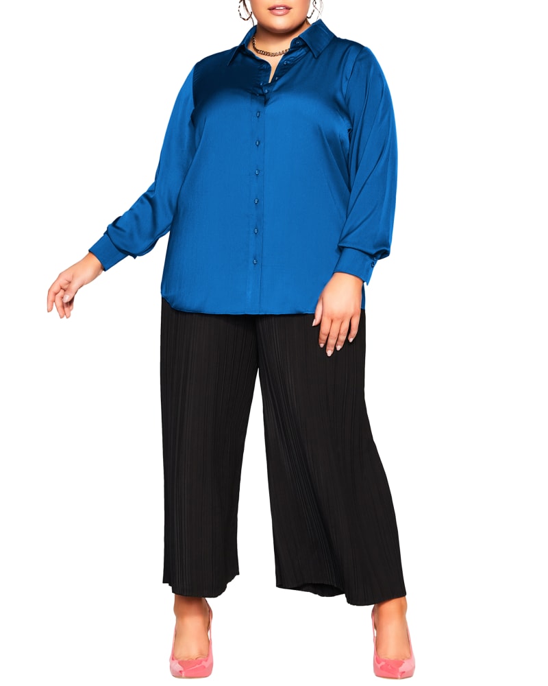 Front of a model wearing a size XXS SHIRT BELLE in Azure by City Chic. | dia_product_style_image_id:266023